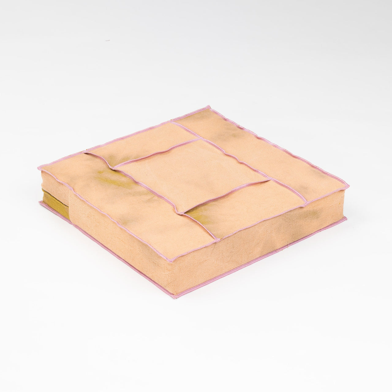 Juslin Maunula floor pouf