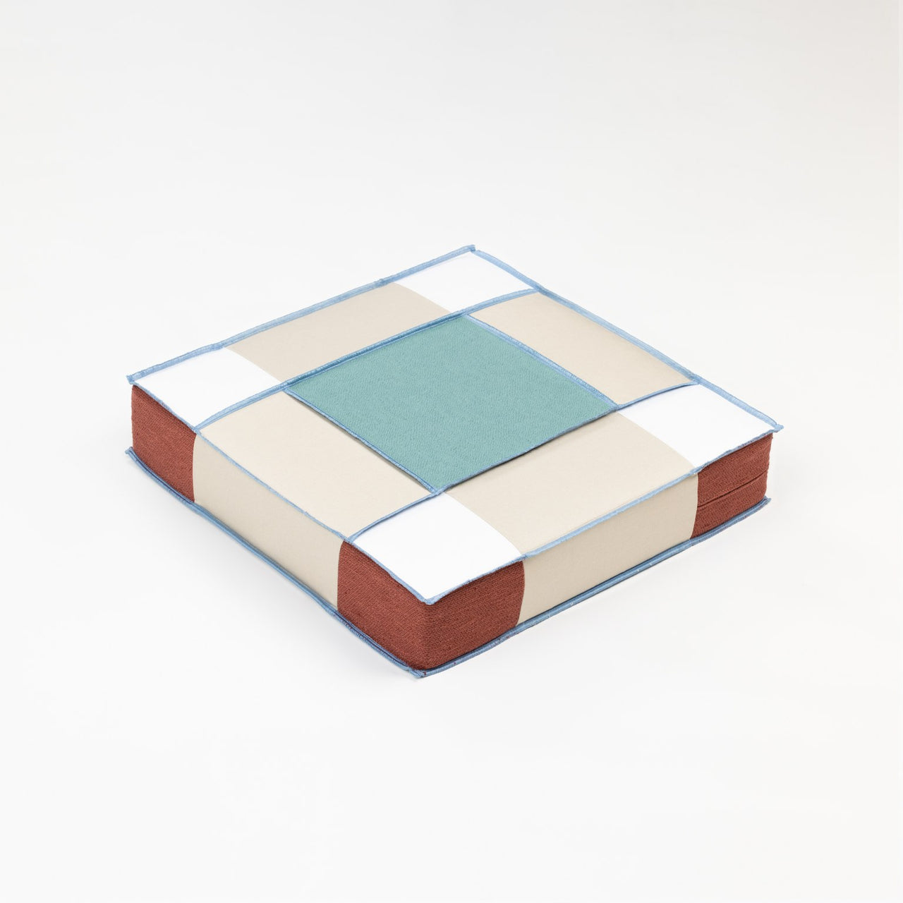 Juslin Maunula floor pouf