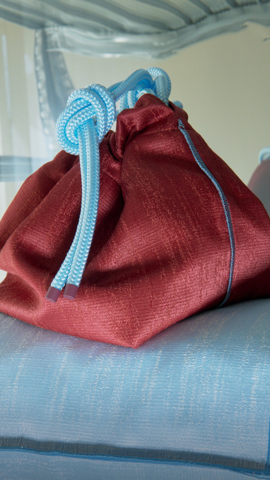 POUCHES